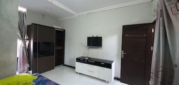 Biru Rumahku,,1 star