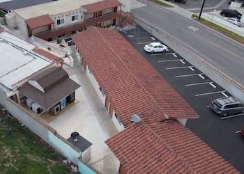 New American Inn And Suites,,2.5 star