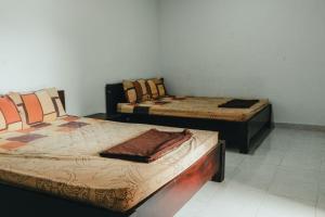 hotel diana 2