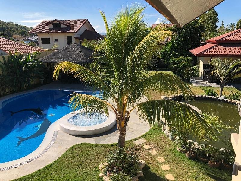 strutz art garden resort