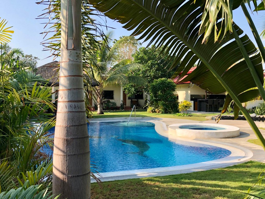 strutz art garden resort