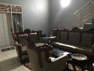 the carstensz homestay