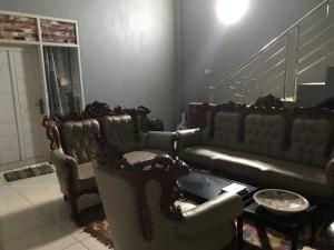 the carstensz homestay