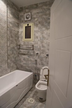 areen alnaeem hotel
