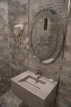 areen alnaeem hotel