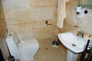 144 suites luxury hotel