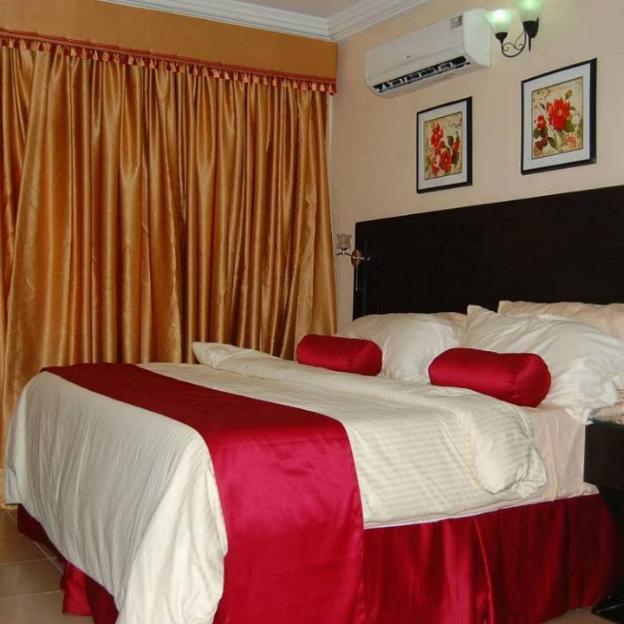 144 suites luxury hotel