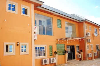 144 suites luxury hotel