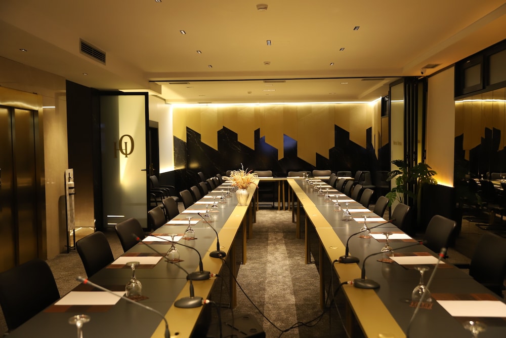 hotel opera