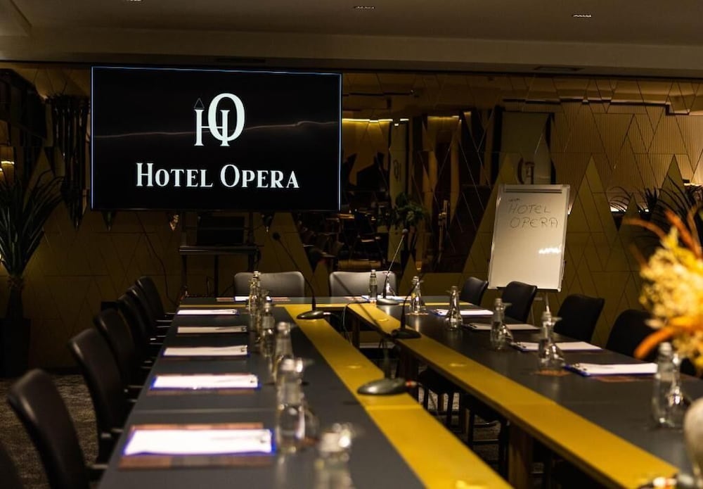 hotel opera