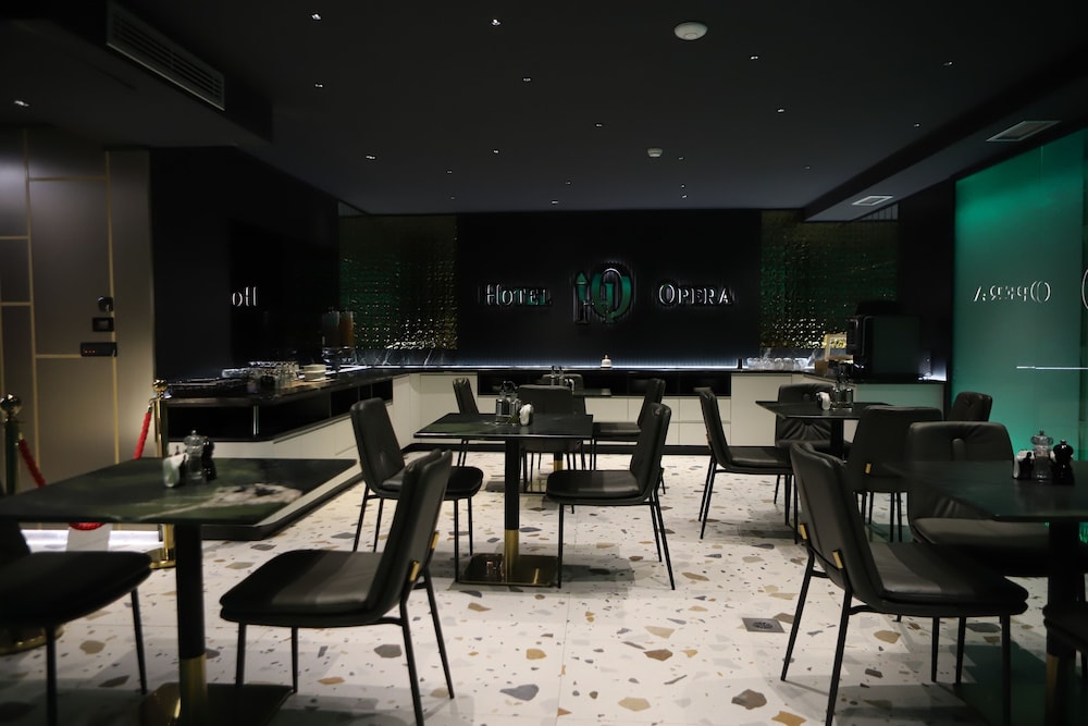 hotel opera