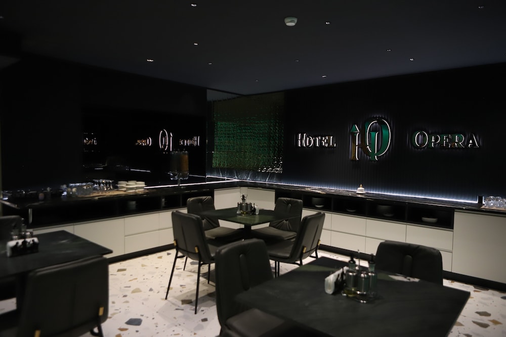 hotel opera