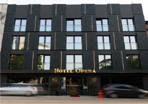 hotel opera