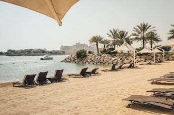 traders hotel qaryat al beri