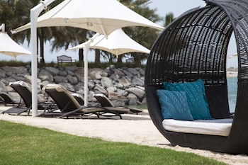traders hotel qaryat al beri