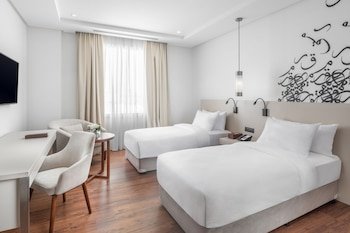 qamar hotel jeddah