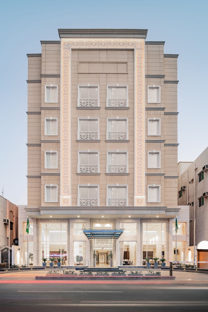 qamar hotel jeddah