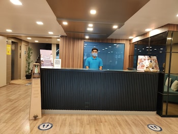 kanak beacon hotel ashram road ahmedabad