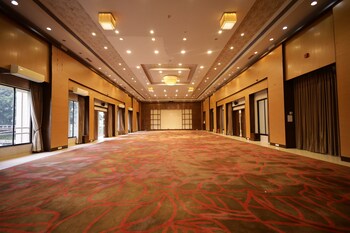 hotel president banquet and lawns