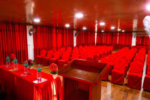 ss silver oaks resort