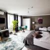 complex living