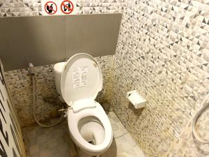 ozora tiying tutul hostel canggu adults only