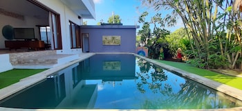 ozora tiying tutul hostel canggu adults only