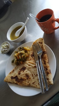 Diamond Star Guest House,Inle Lake>>Heho,2.5 star