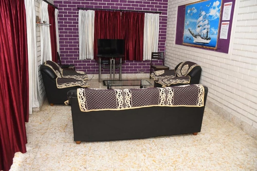 say rooms trip manager guest house