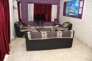 say rooms trip manager guest house