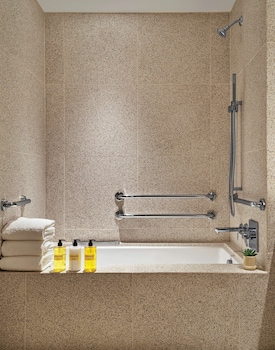 thompson hollywood by hyatt