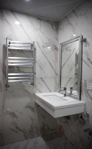 arion hotel baku