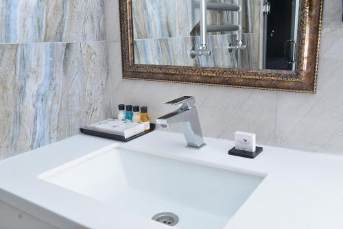 arion hotel baku