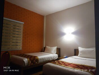 sunrise square motel