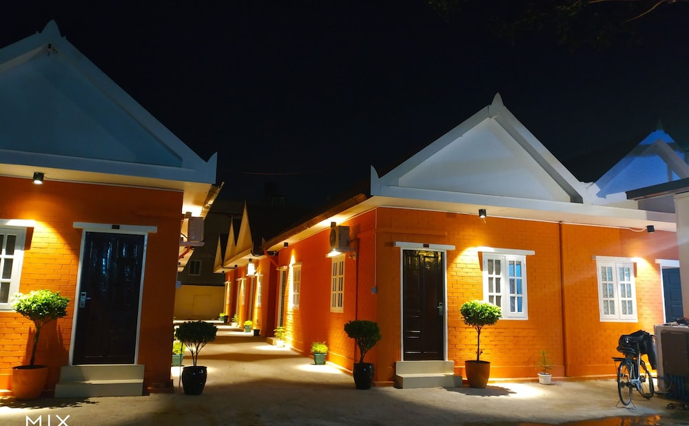 sunrise square motel