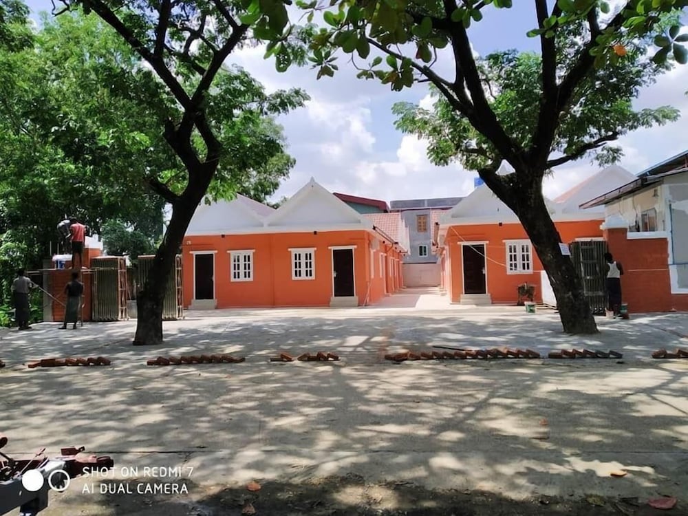 sunrise square motel