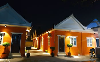 sunrise square motel