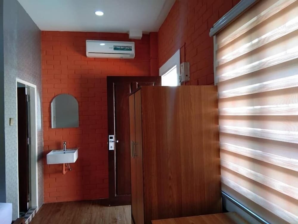 sunrise square motel