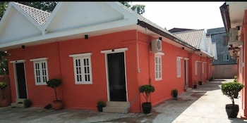 sunrise square motel