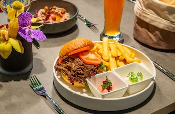 leonardo hotel hamburg altona