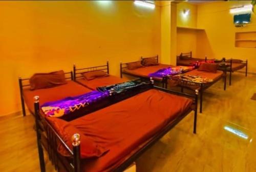 Spot On 76347 Kesar Guest House,,3 star
