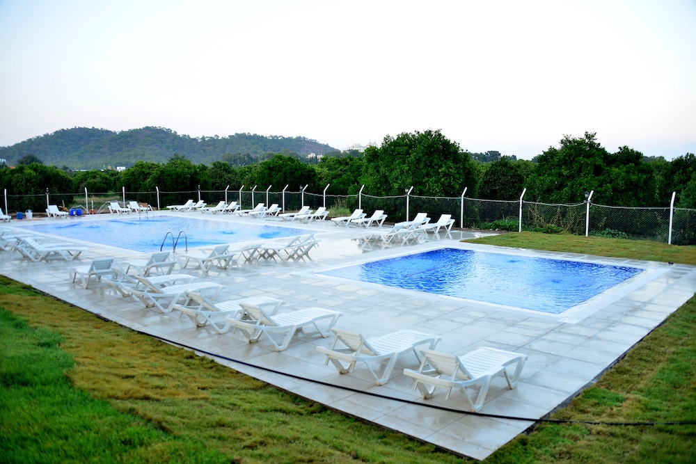 dream town hotel and restaurant
