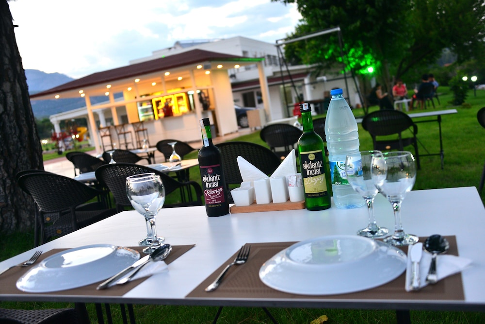 dream town hotel and restaurant