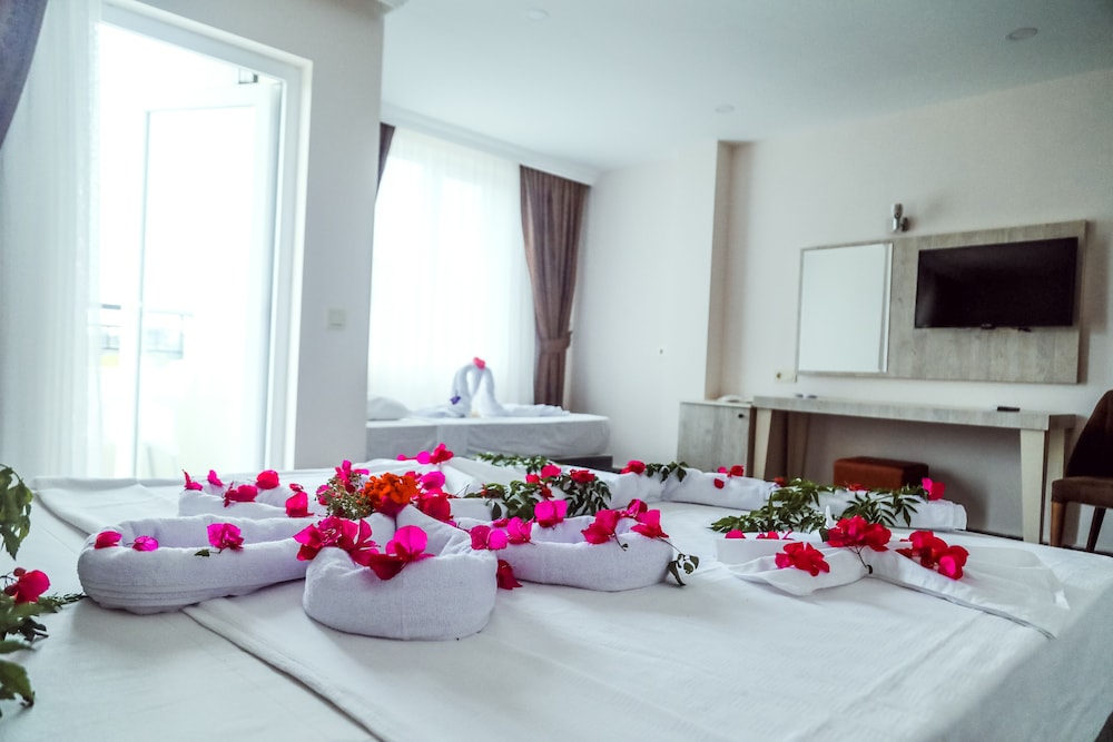 dream town hotel and restaurant