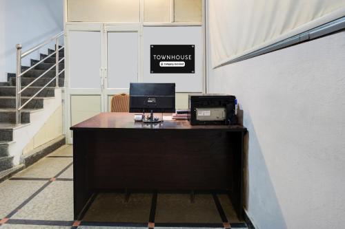 Super Townhouse Alwal Road,Hyderabad|Ranga Reddy,3 star