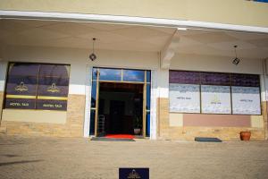 hotel taji