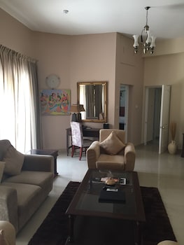 la palm royal beach hotel
