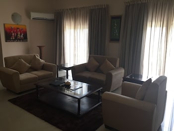 la palm royal beach hotel