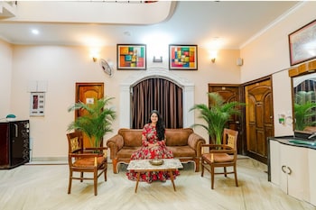 raka inn by oyo rooms