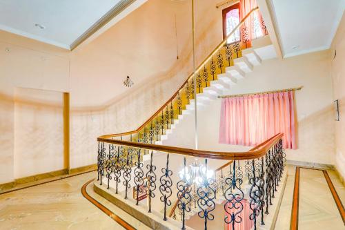 raka inn by oyo rooms